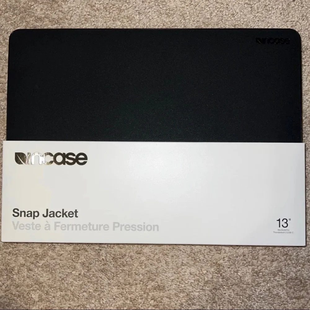 Incase Rose Snap Jacket 13” MacBook Pro Thunderbolt 3 (USB-C) New